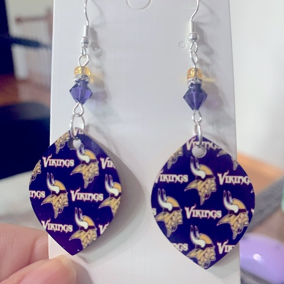 Super cute Minnesota Vikings earring set - Picture 1 of 1